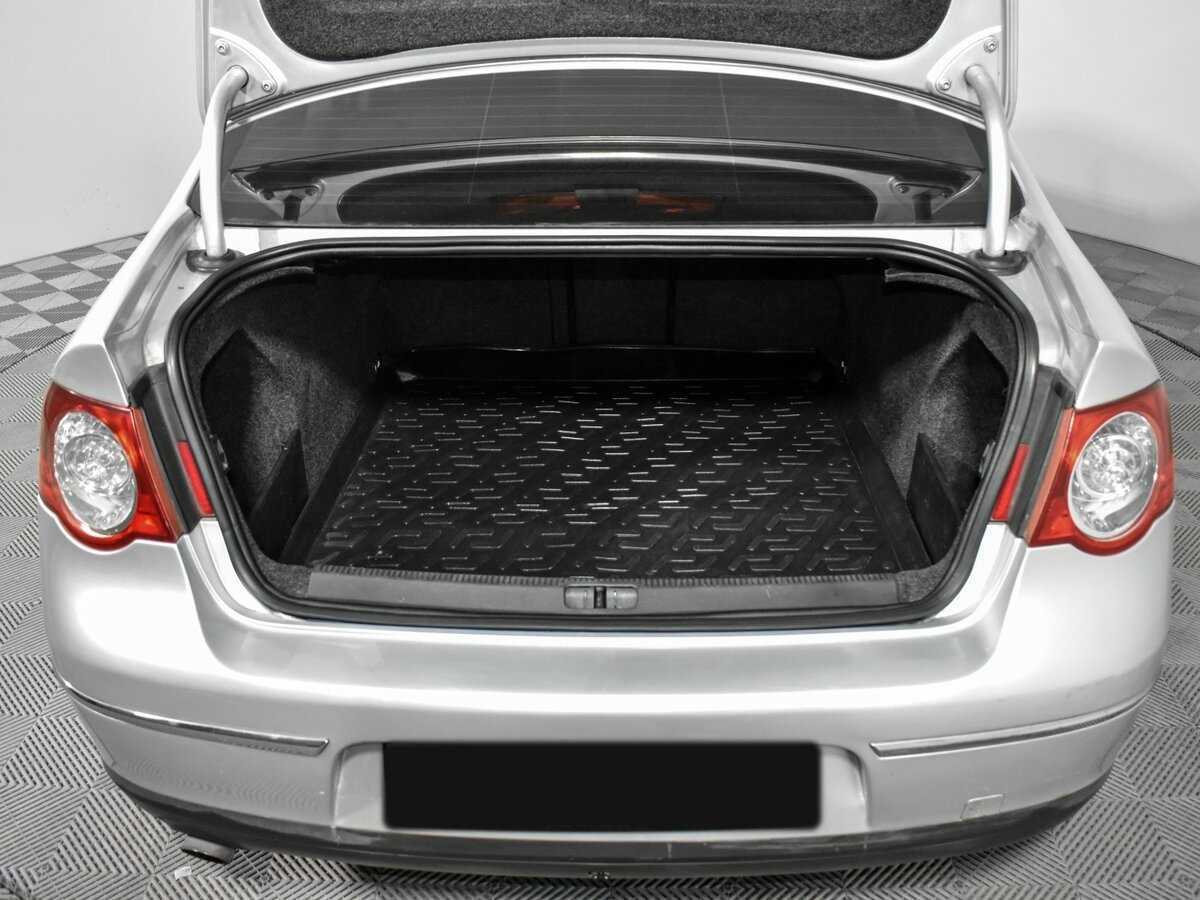 Volkswagen Passat с пробегом — 2006 год. Фото: #17