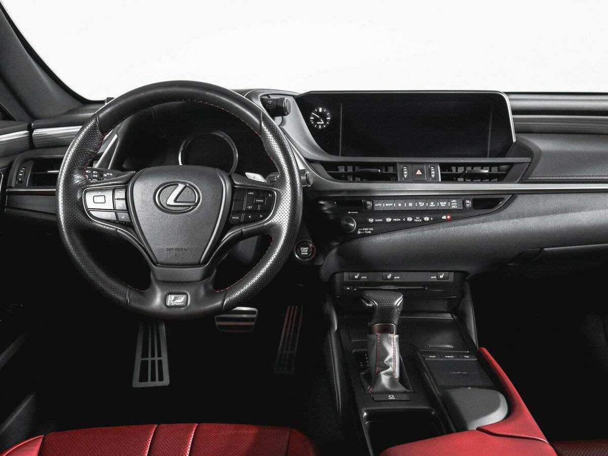 Lexus ES с пробегом — 2019 год. Фото: #8