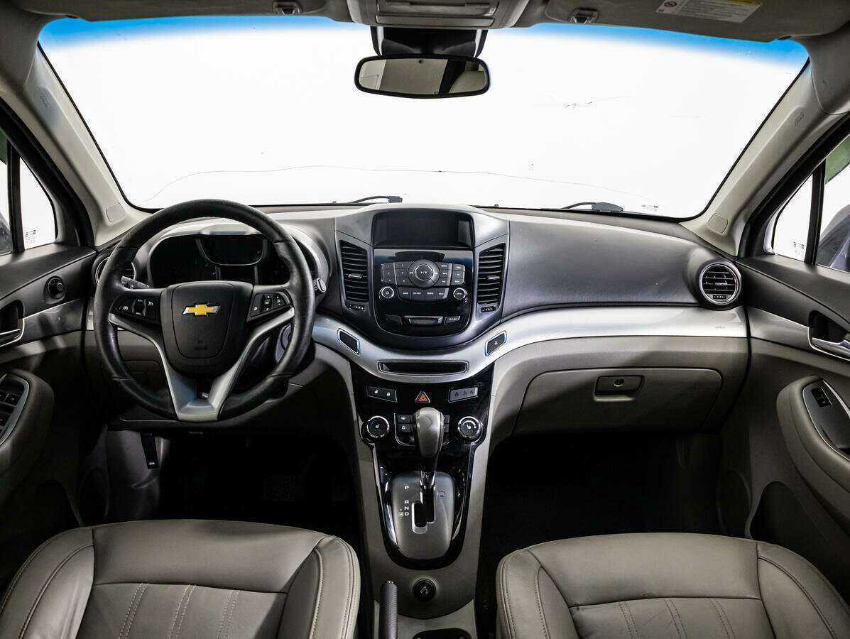 Chevrolet Orlando с пробегом — 2012 год. Фото: #10
