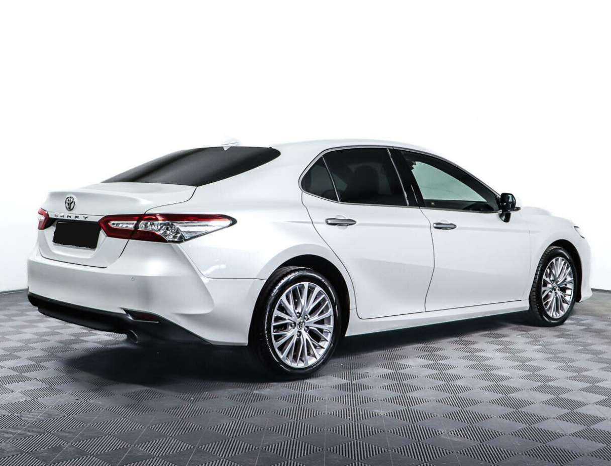 Toyota Camry с пробегом — 2019 год. Фото: #4