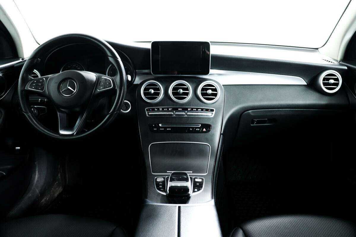 Mercedes-Benz GLC с пробегом — 2015 год. Фото: #10