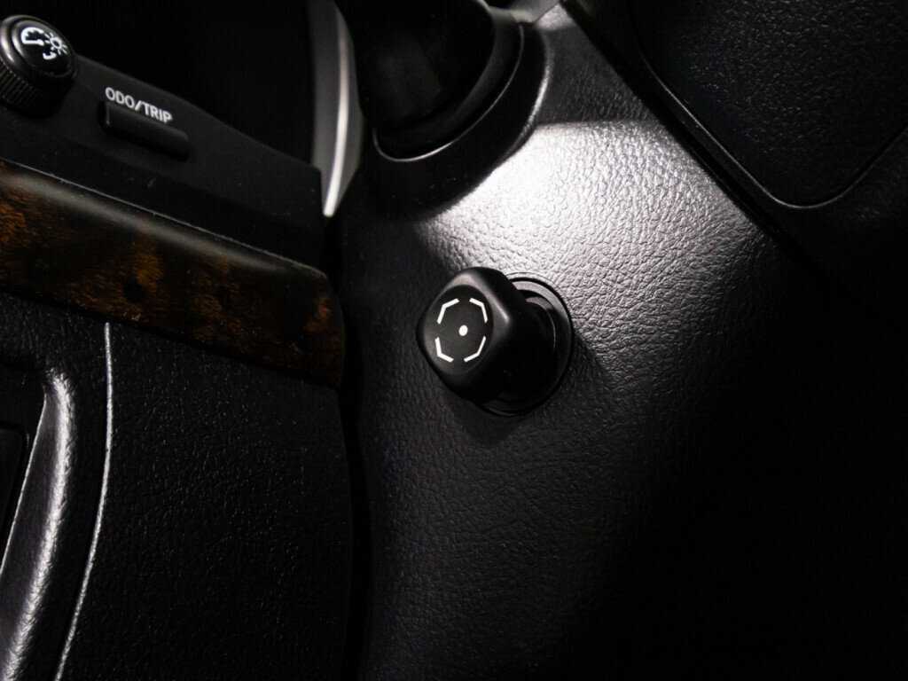 Toyota Land Cruiser с пробегом — 2014 год. Фото: #17