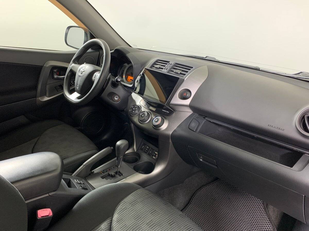 Toyota RAV4 с пробегом — 2010 год. Фото: #12
