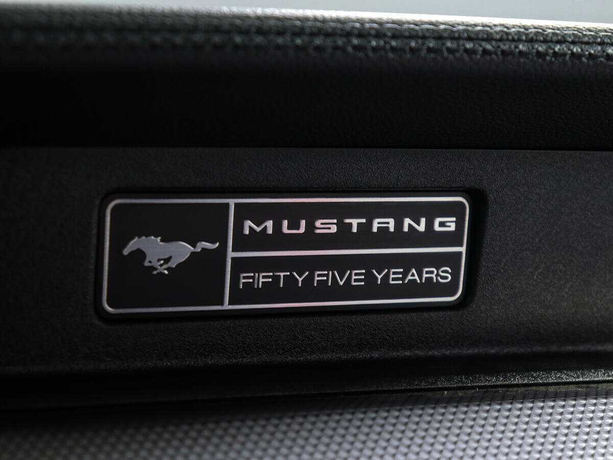 Ford Mustang с пробегом — 2020 год. Фото: #16
