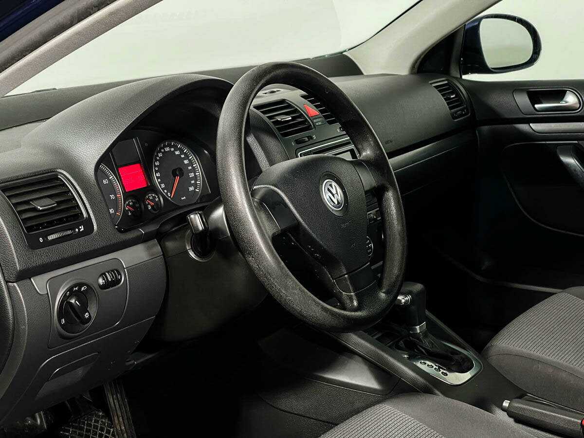 Volkswagen Jetta с пробегом — 2006 год. Фото: #10