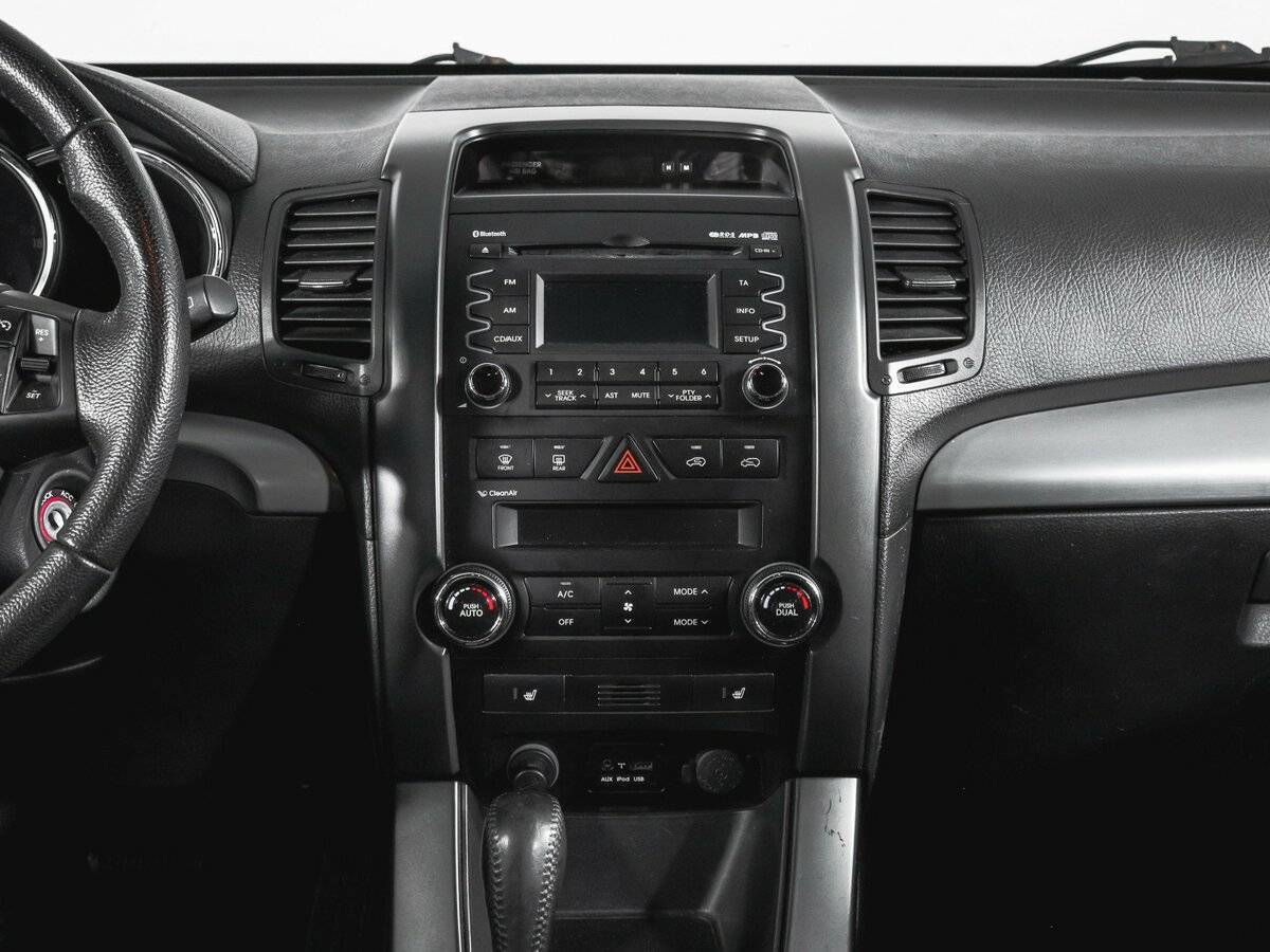 Kia Sorento с пробегом — 2011 год. Фото: #12