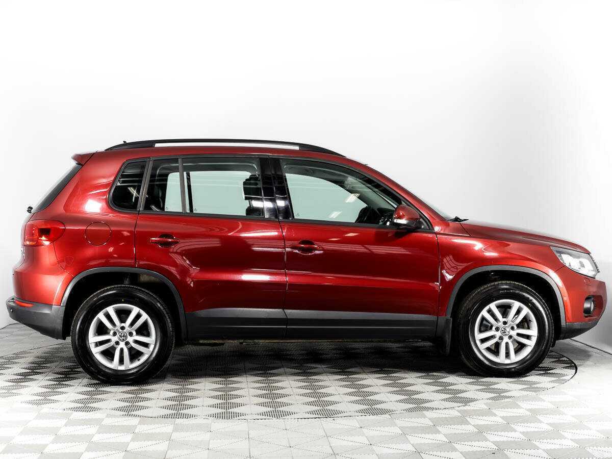Volkswagen Tiguan с пробегом — 2011 год. Фото: #2