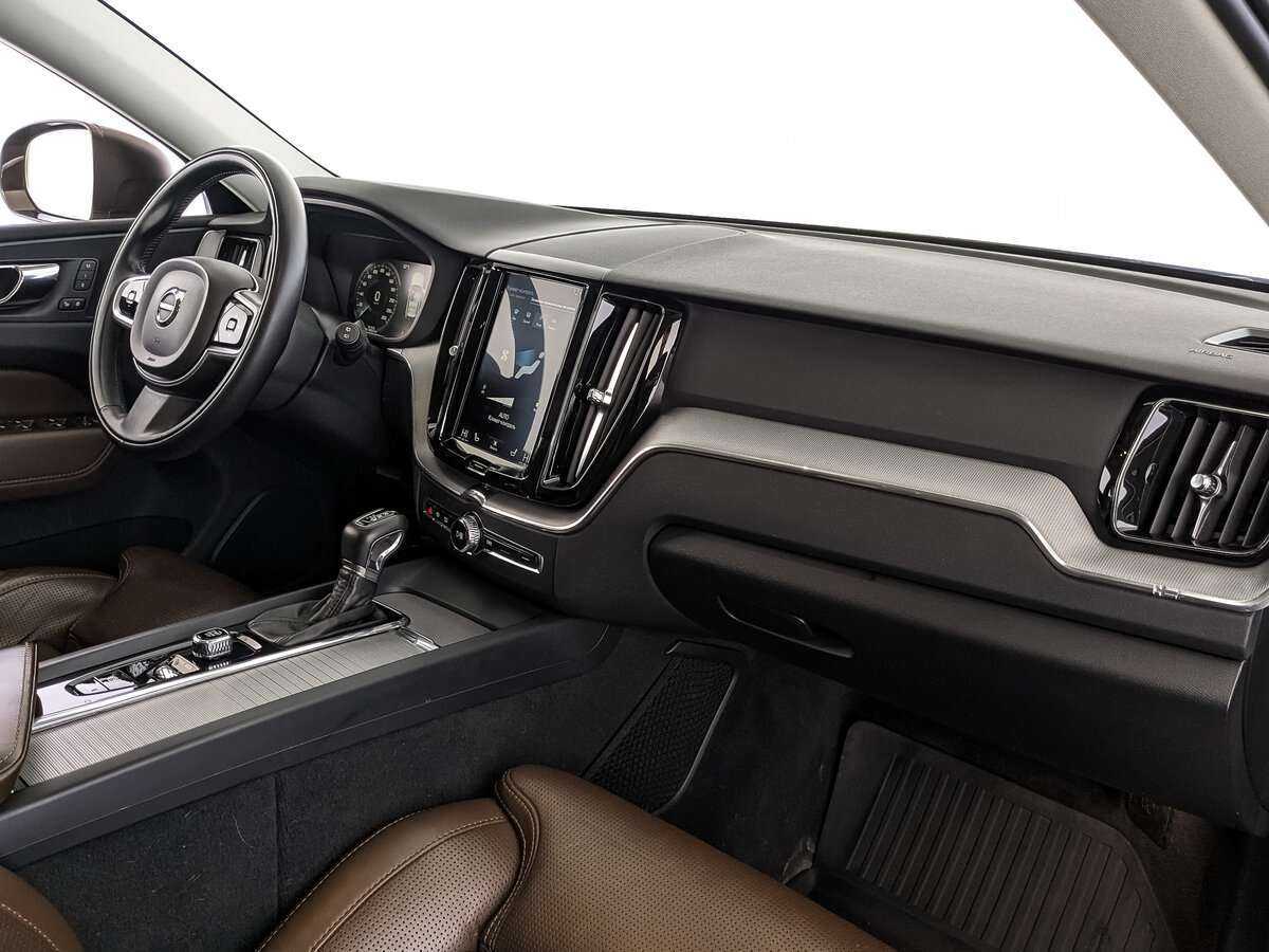 Volvo XC60 с пробегом — 2018 год. Фото: #8