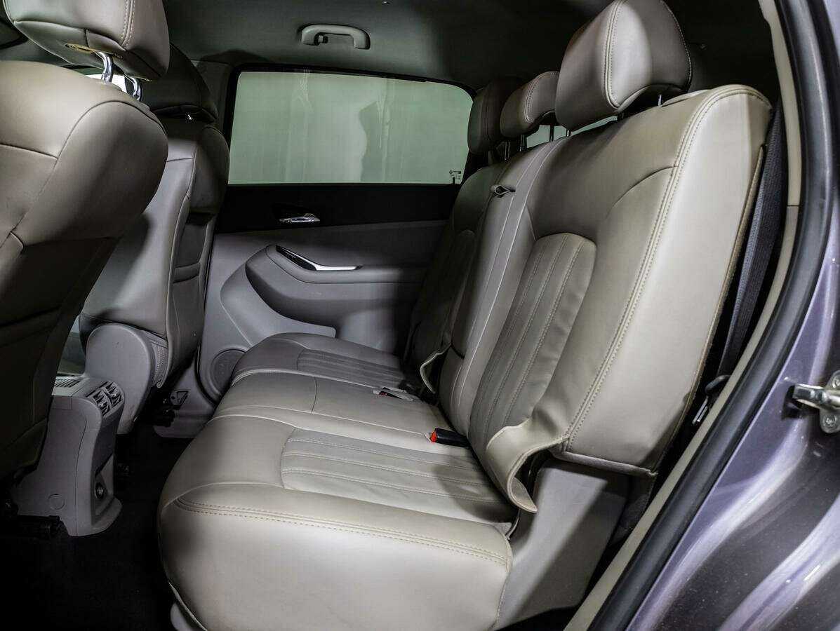 Chevrolet Orlando с пробегом — 2012 год. Фото: #7