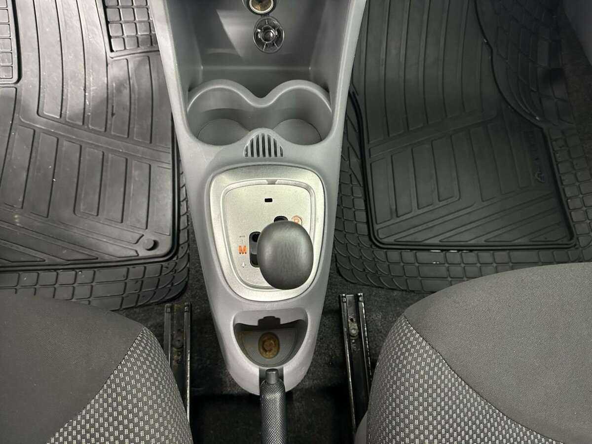 Toyota Aygo с пробегом — 2008 год. Фото: #12
