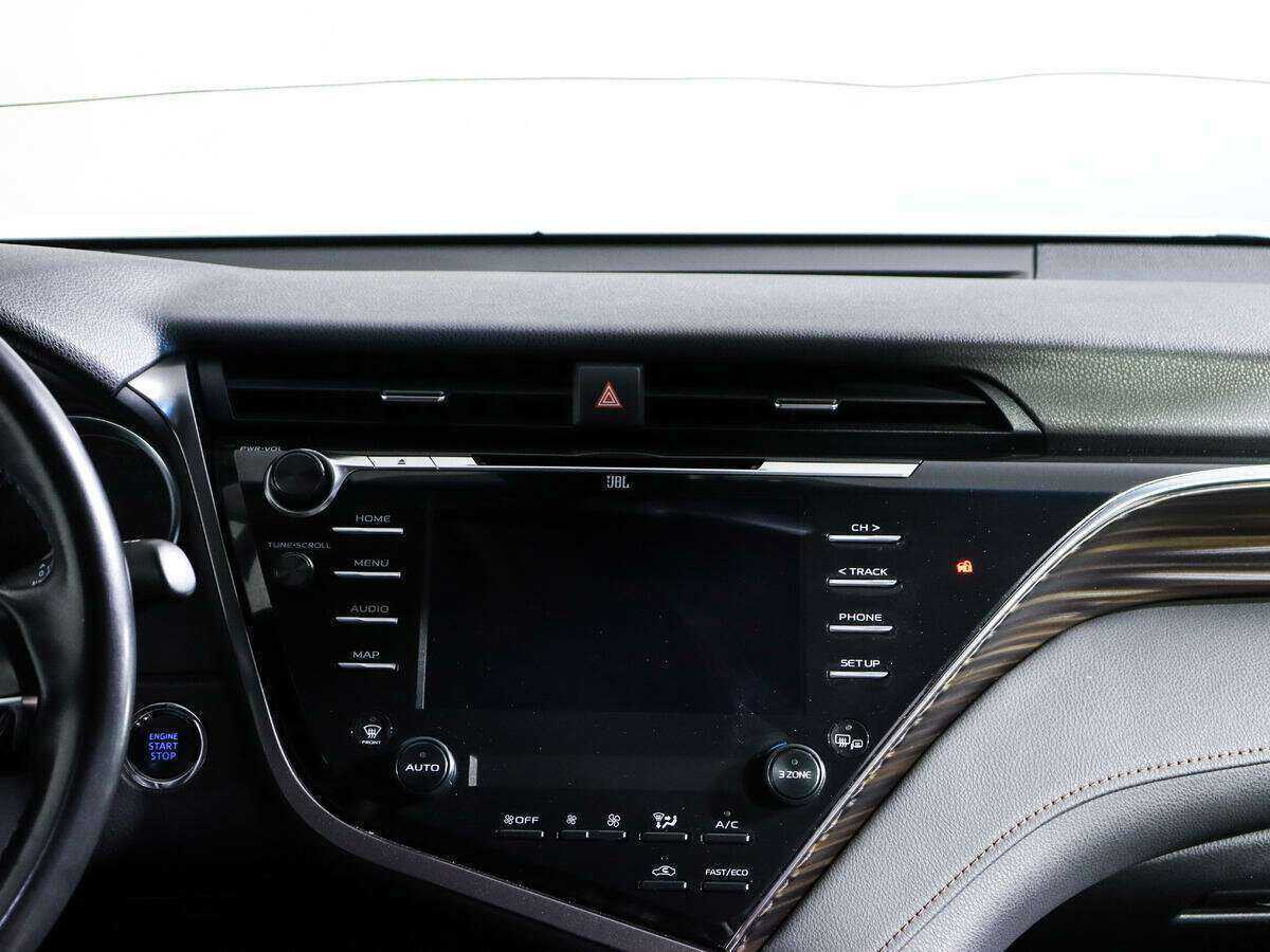 Toyota Camry с пробегом — 2019 год. Фото: #10