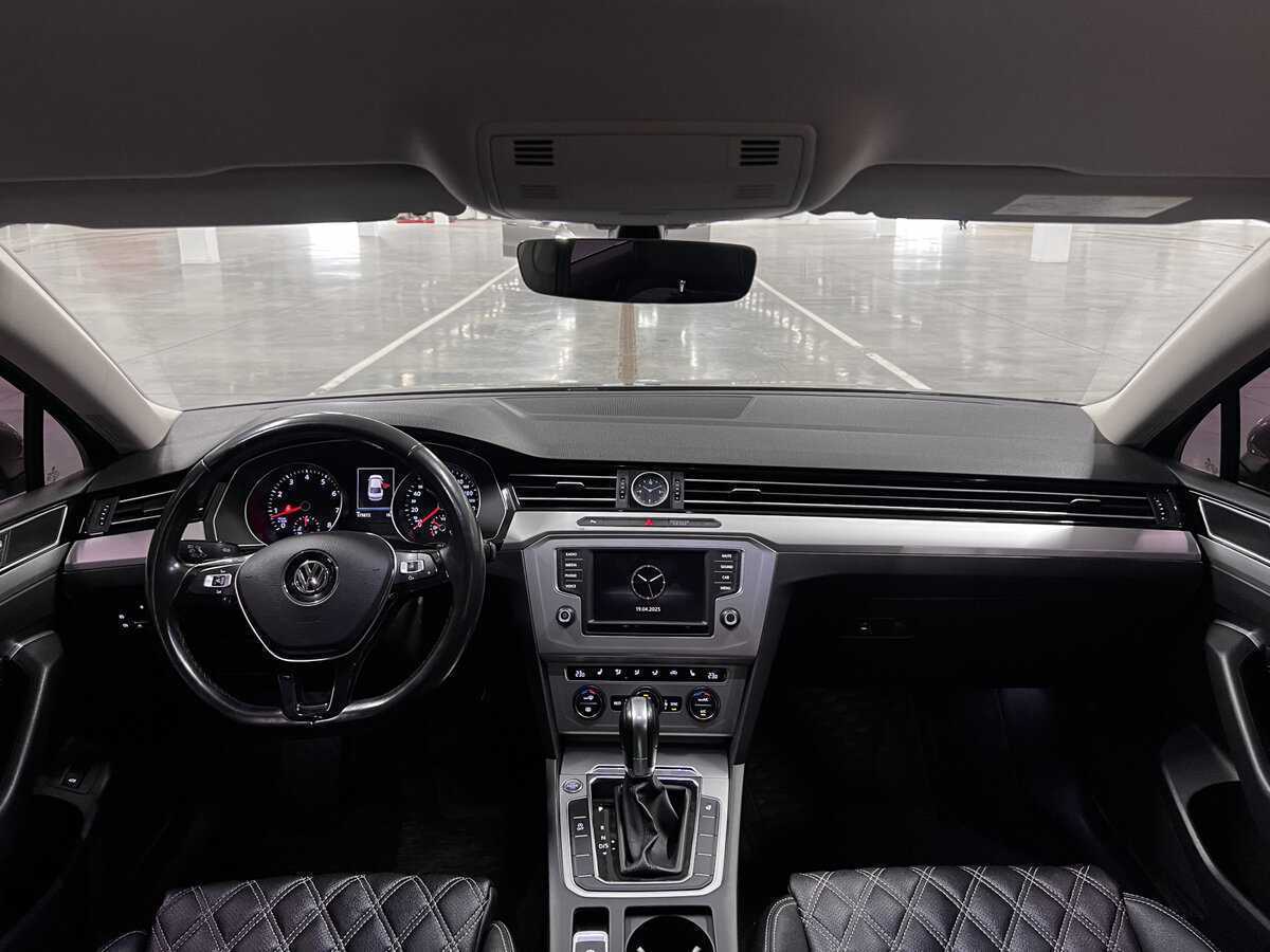 Volkswagen Passat с пробегом — 2016 год. Фото: #13