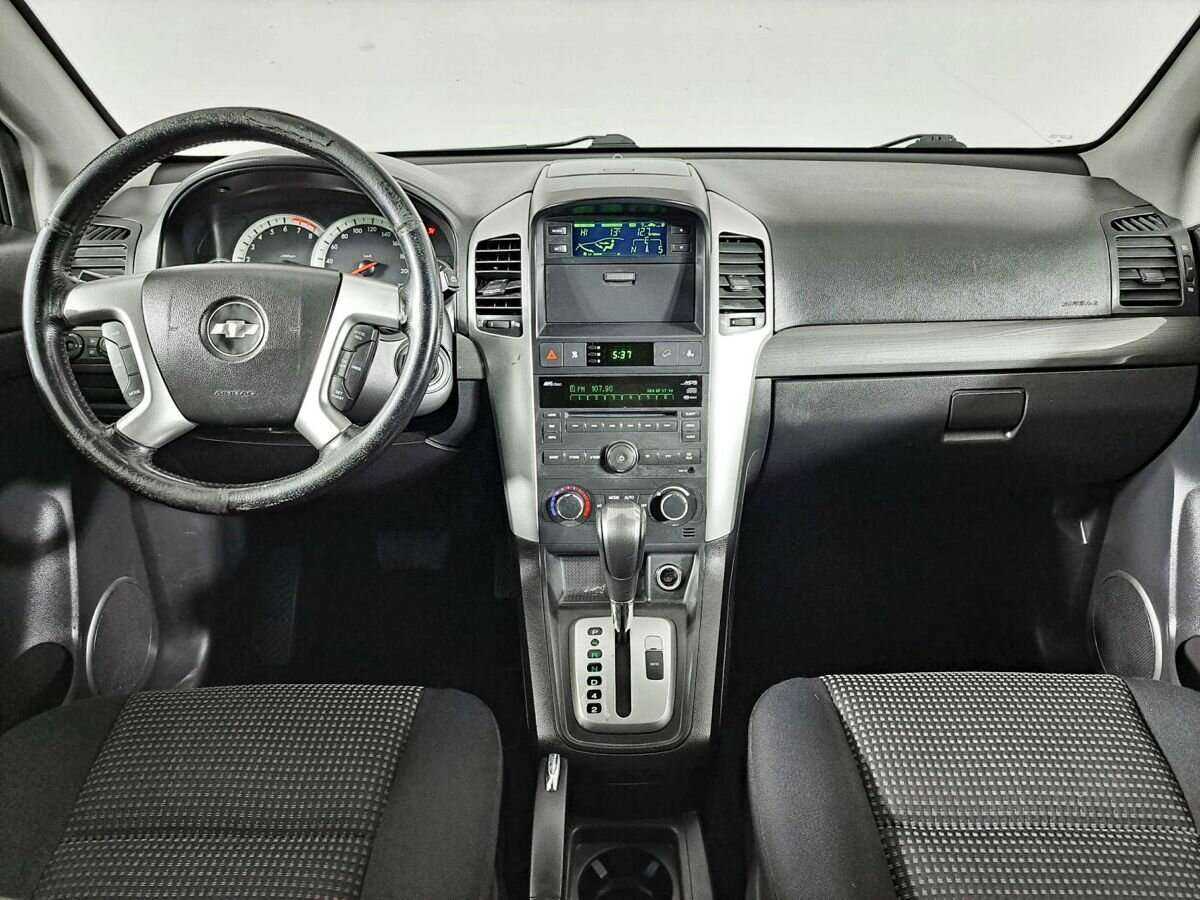 Chevrolet Captiva с пробегом — 2008 год. Фото: #12