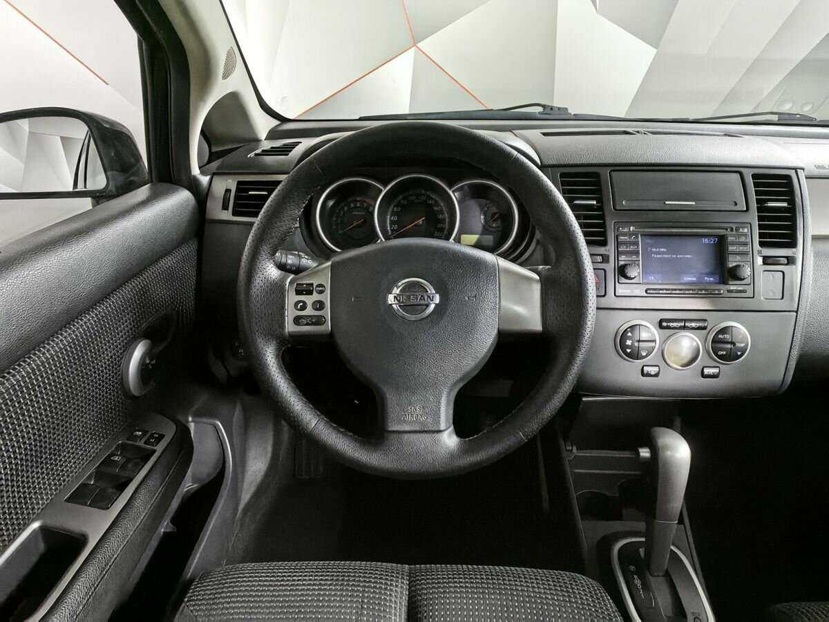 Nissan Tiida с пробегом — 2010 год. Фото: #14