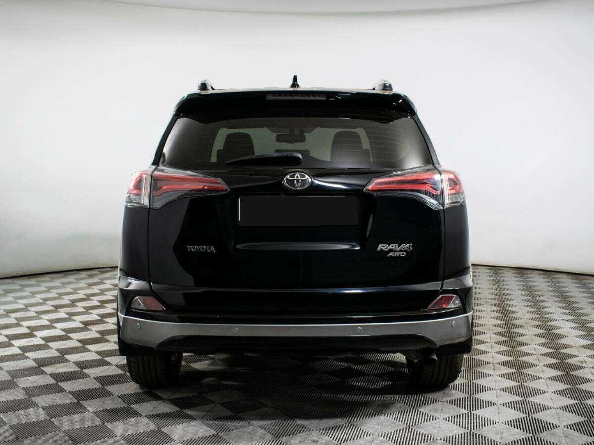 Toyota RAV4 с пробегом — 2017 год. Фото: #4