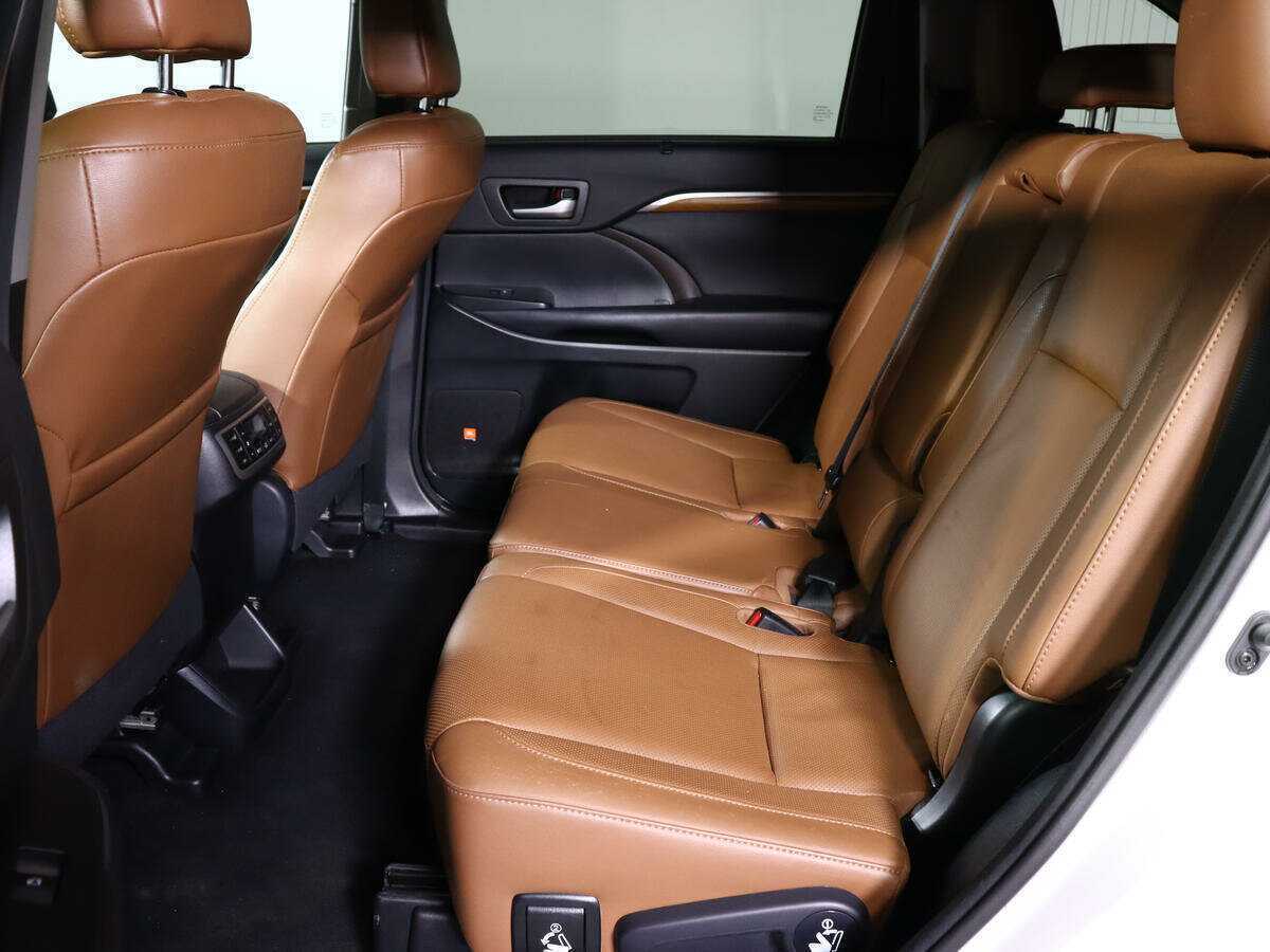 Toyota Highlander с пробегом — 2017 год. Фото: #6