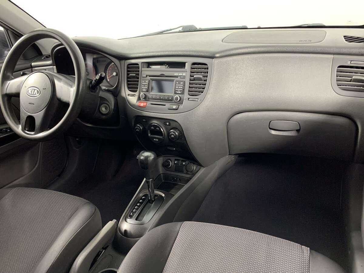 Kia Rio с пробегом — 2010 год. Фото: #8