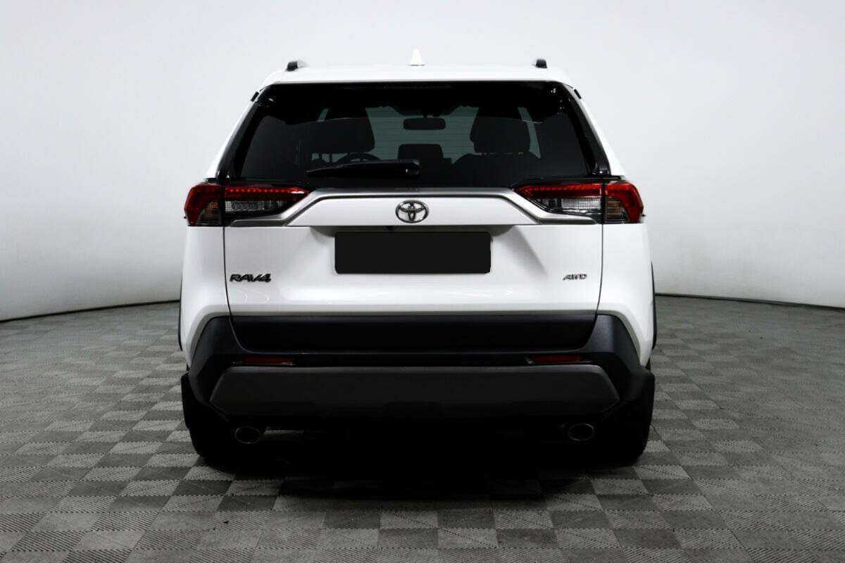Toyota RAV4 с пробегом — 2020 год. Фото: #5