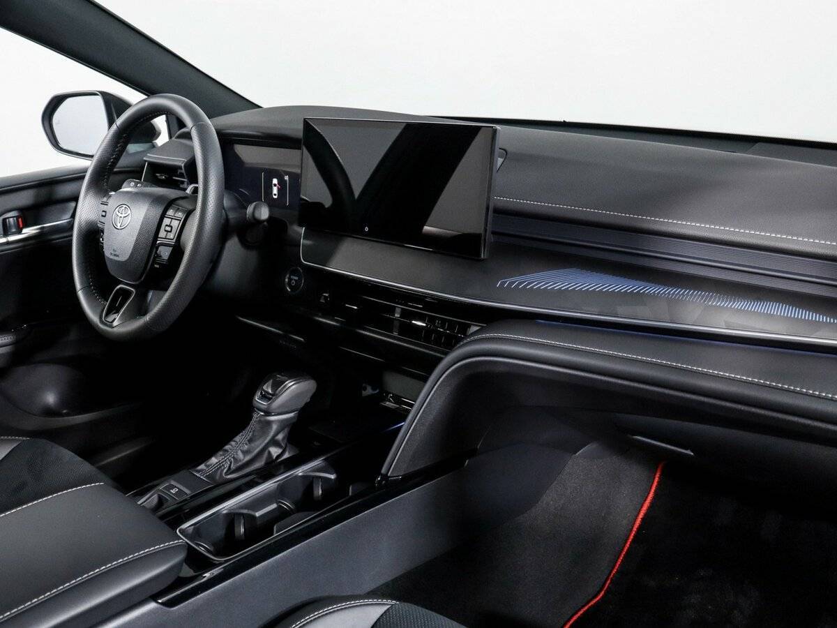 Toyota Camry с пробегом — 2024 год. Фото: #8