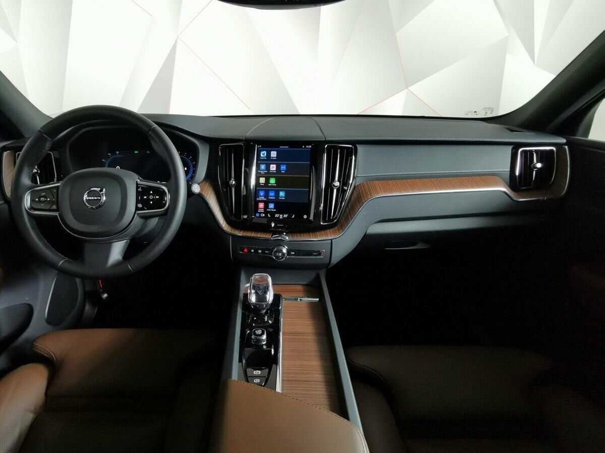 Volvo XC60 с пробегом — 2023 год. Фото: #8
