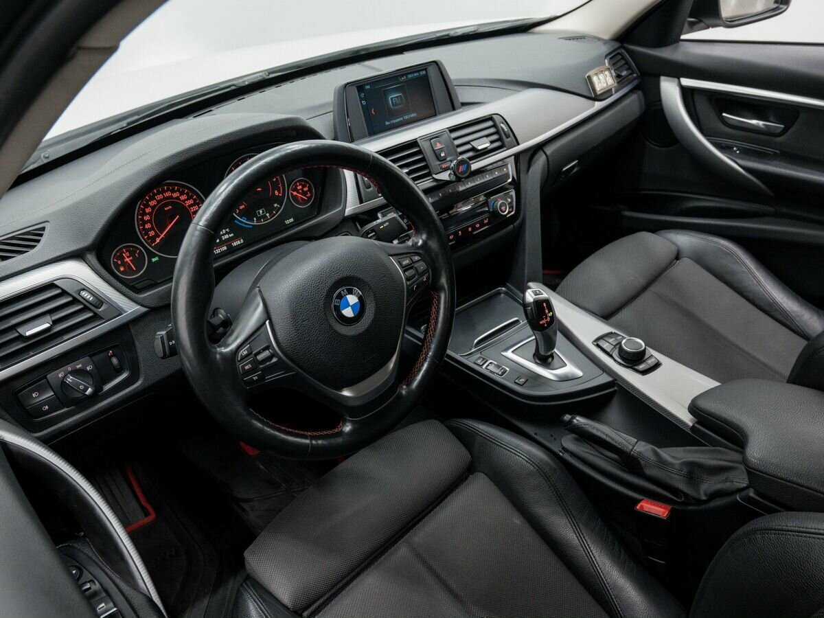 BMW 3 серии с пробегом — 2017 год. Фото: #12