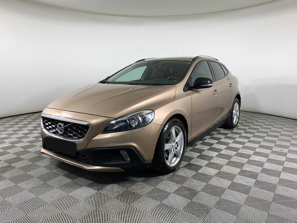 Volvo V40 с пробегом — 2015 год. Посмотреть фото