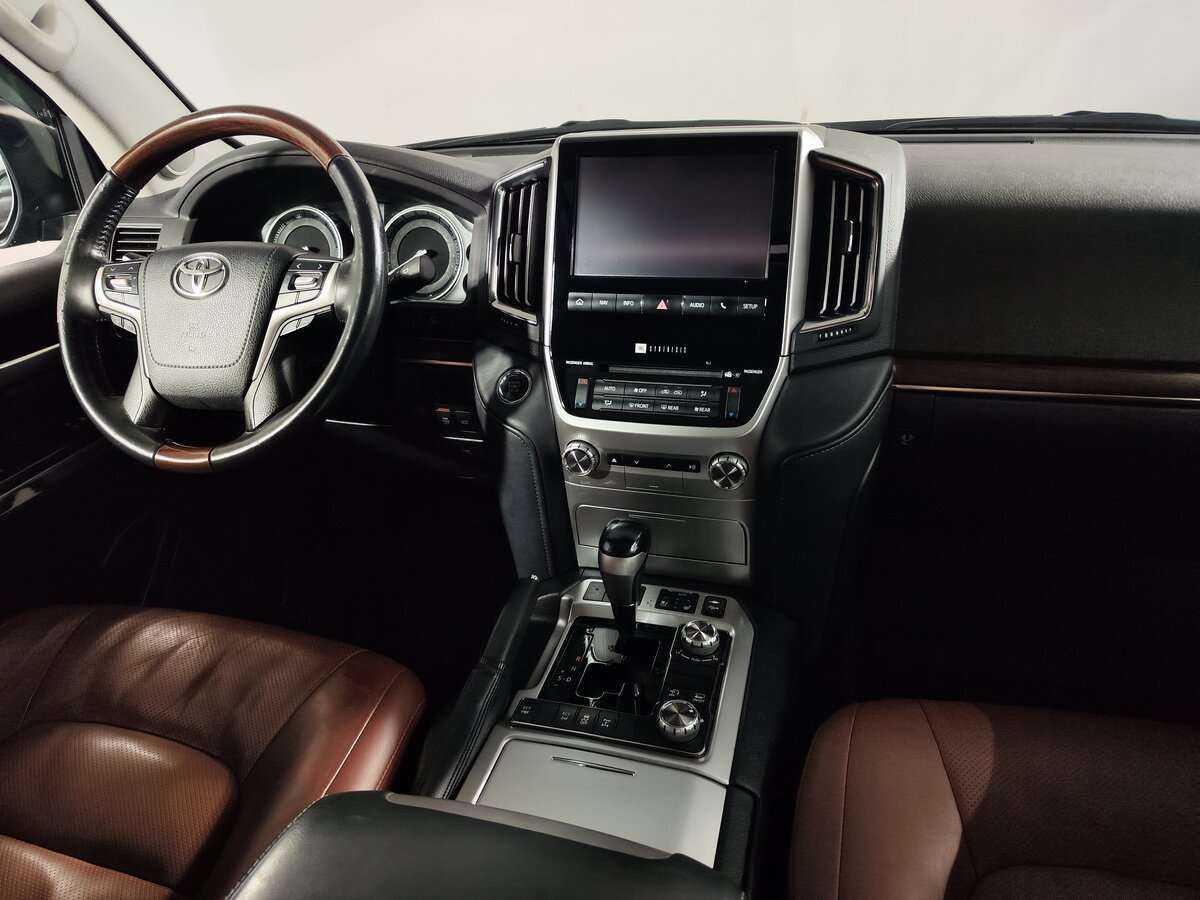 Toyota Land Cruiser с пробегом — 2016 год. Фото: #29