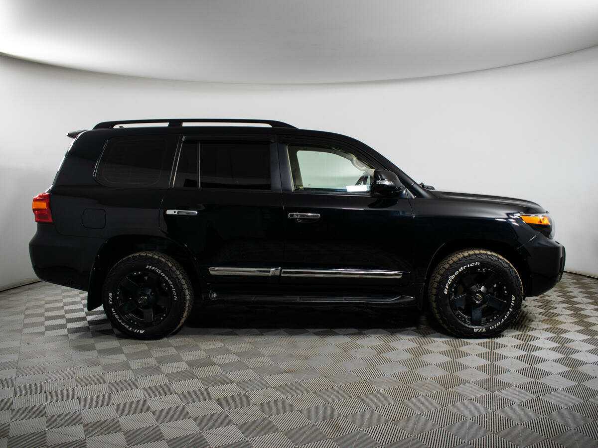Toyota Land Cruiser с пробегом — 2015 год. Фото: #3