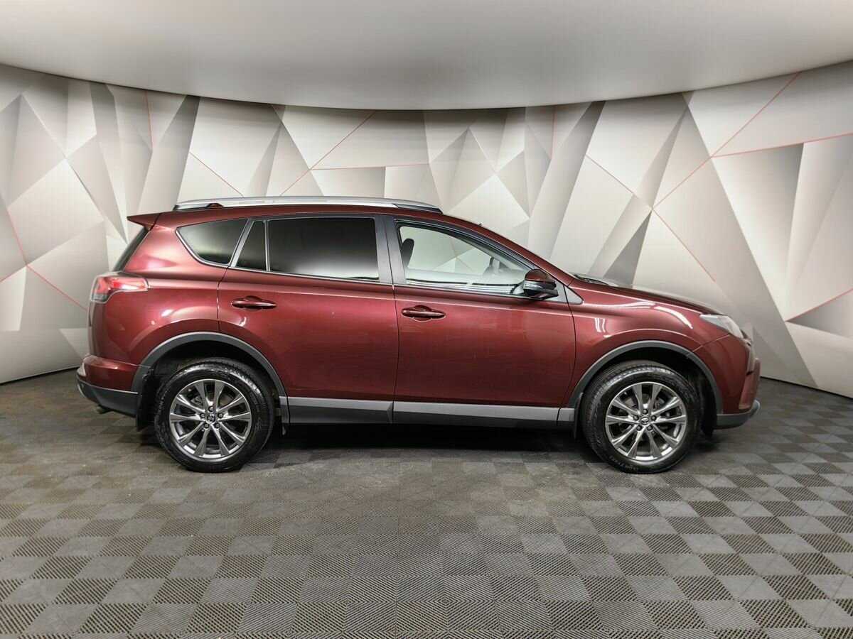 Toyota RAV4 с пробегом — 2018 год. Фото: #5