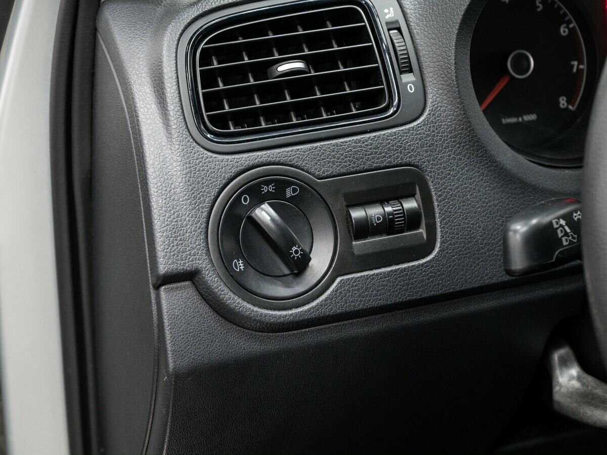 Volkswagen Polo с пробегом — 2011 год. Фото: #14