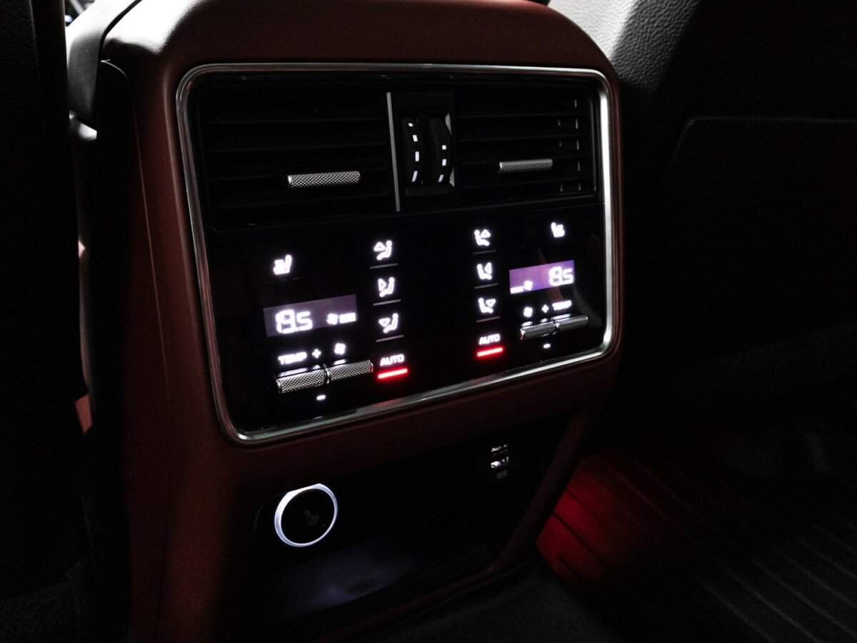 Porsche Cayenne с пробегом — 2018 год. Фото: #16