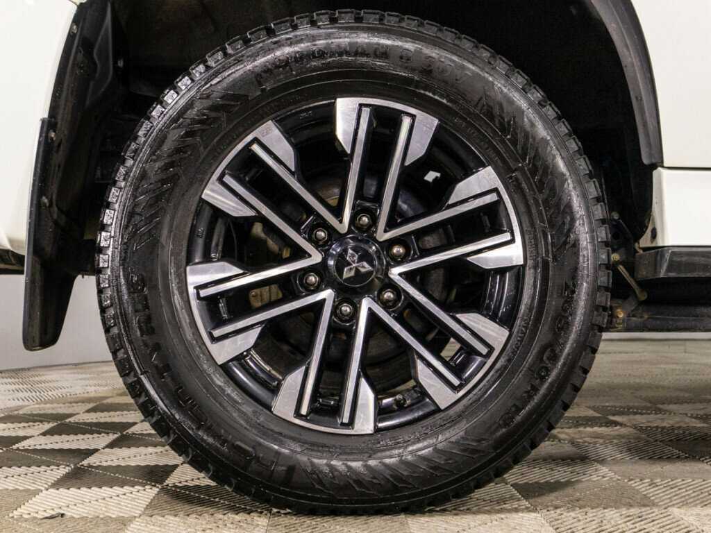 Mitsubishi Montero Sport с пробегом — 2022 год. Фото: #17