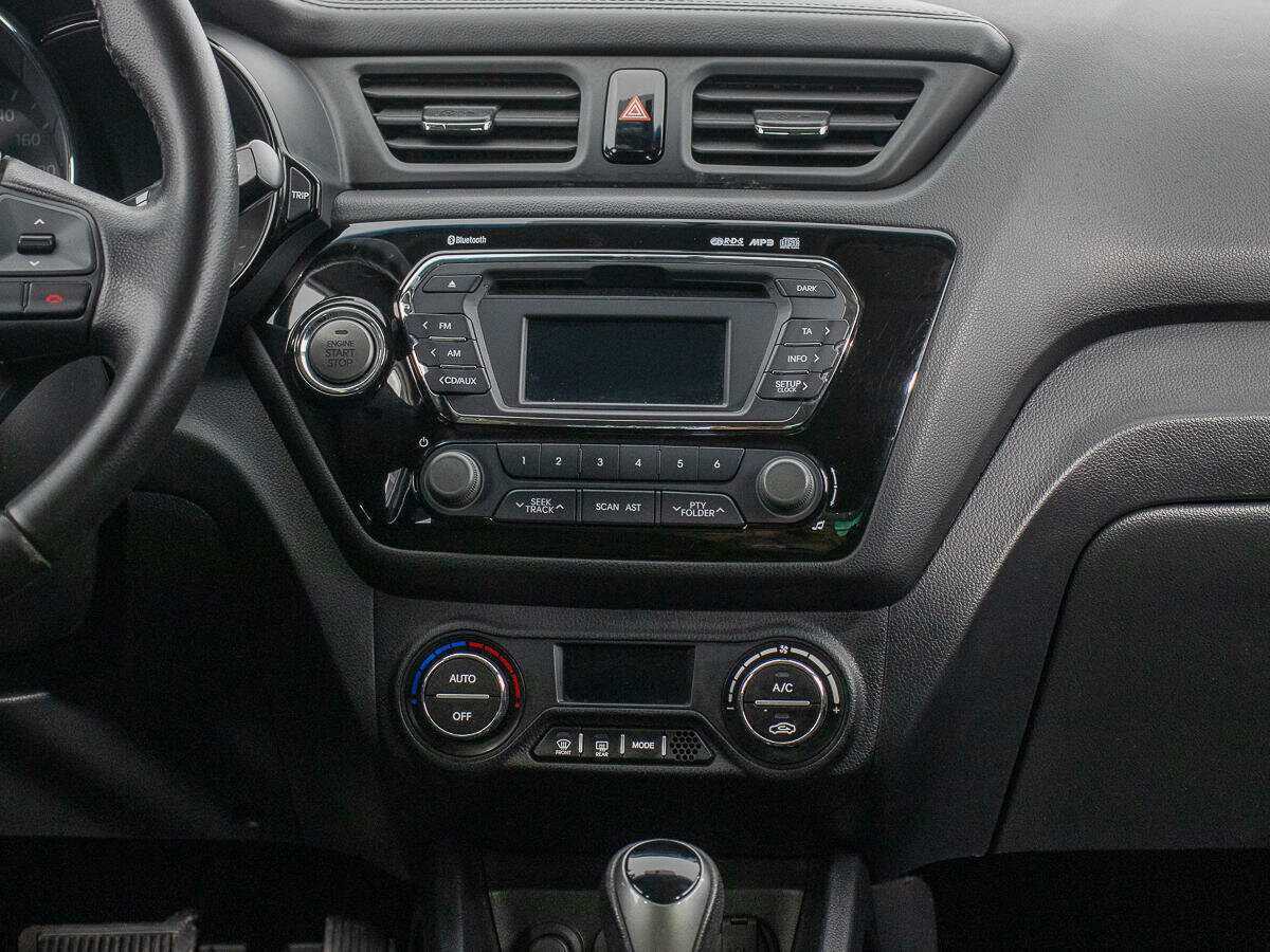 Kia Rio с пробегом — 2012 год. Фото: #13