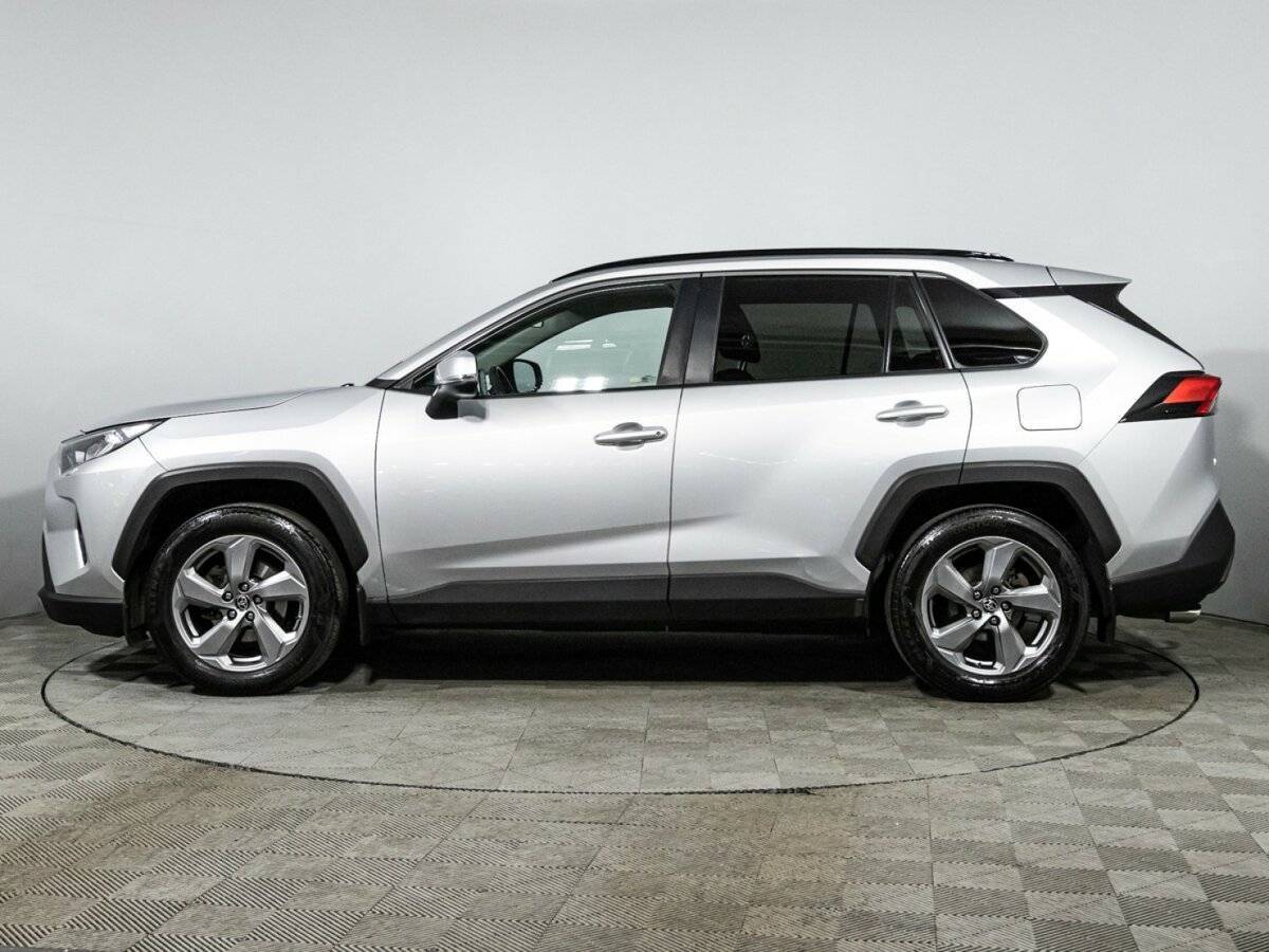 Toyota RAV4 с пробегом — 2020 год. Фото: #7