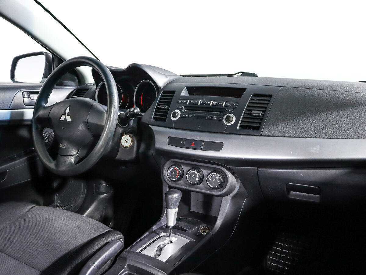 Mitsubishi Lancer с пробегом — 2010 год. Фото: #8