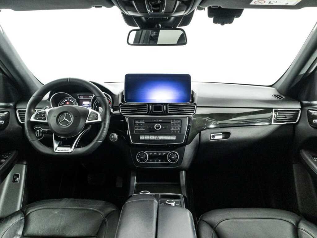Mercedes-Benz GLE с пробегом — 2017 год. Фото: #12