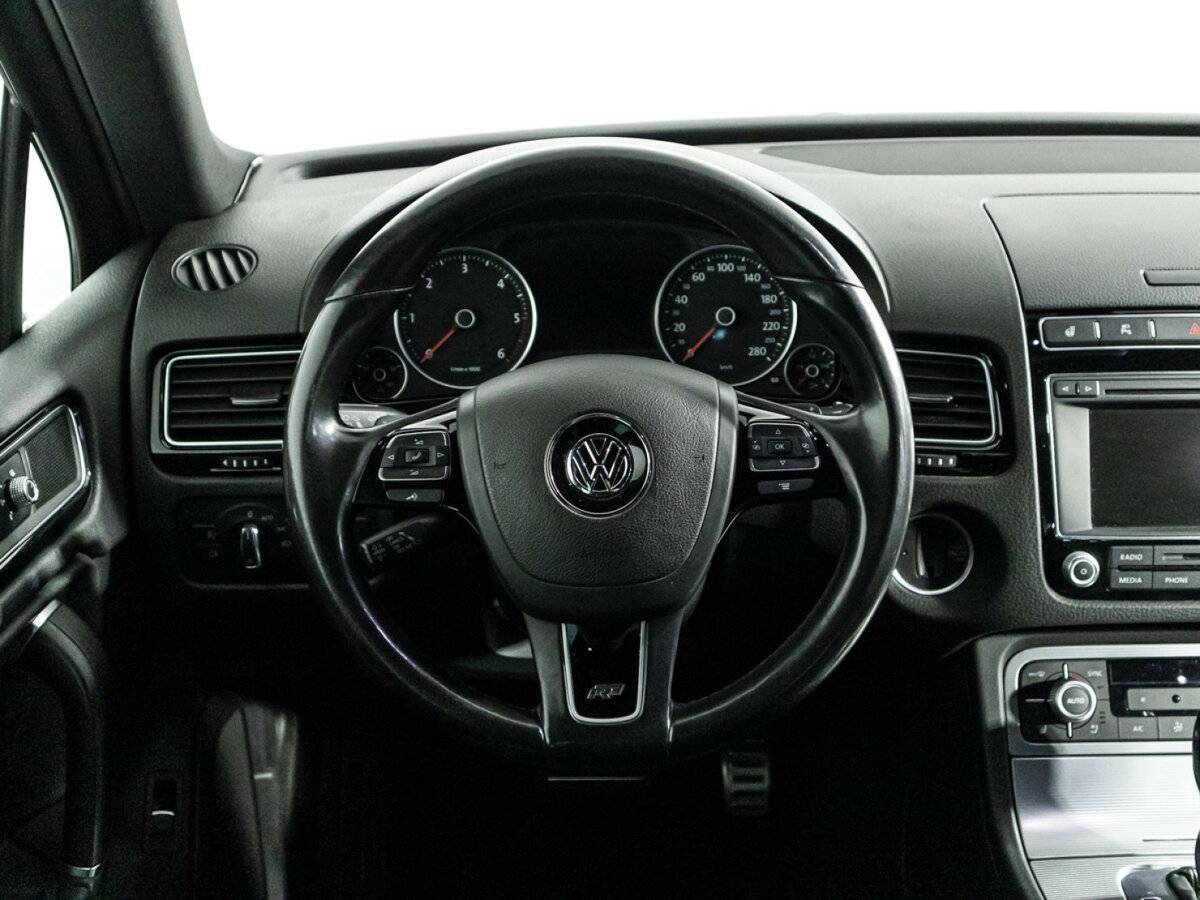 Volkswagen Touareg с пробегом — 2016 год. Фото: #21