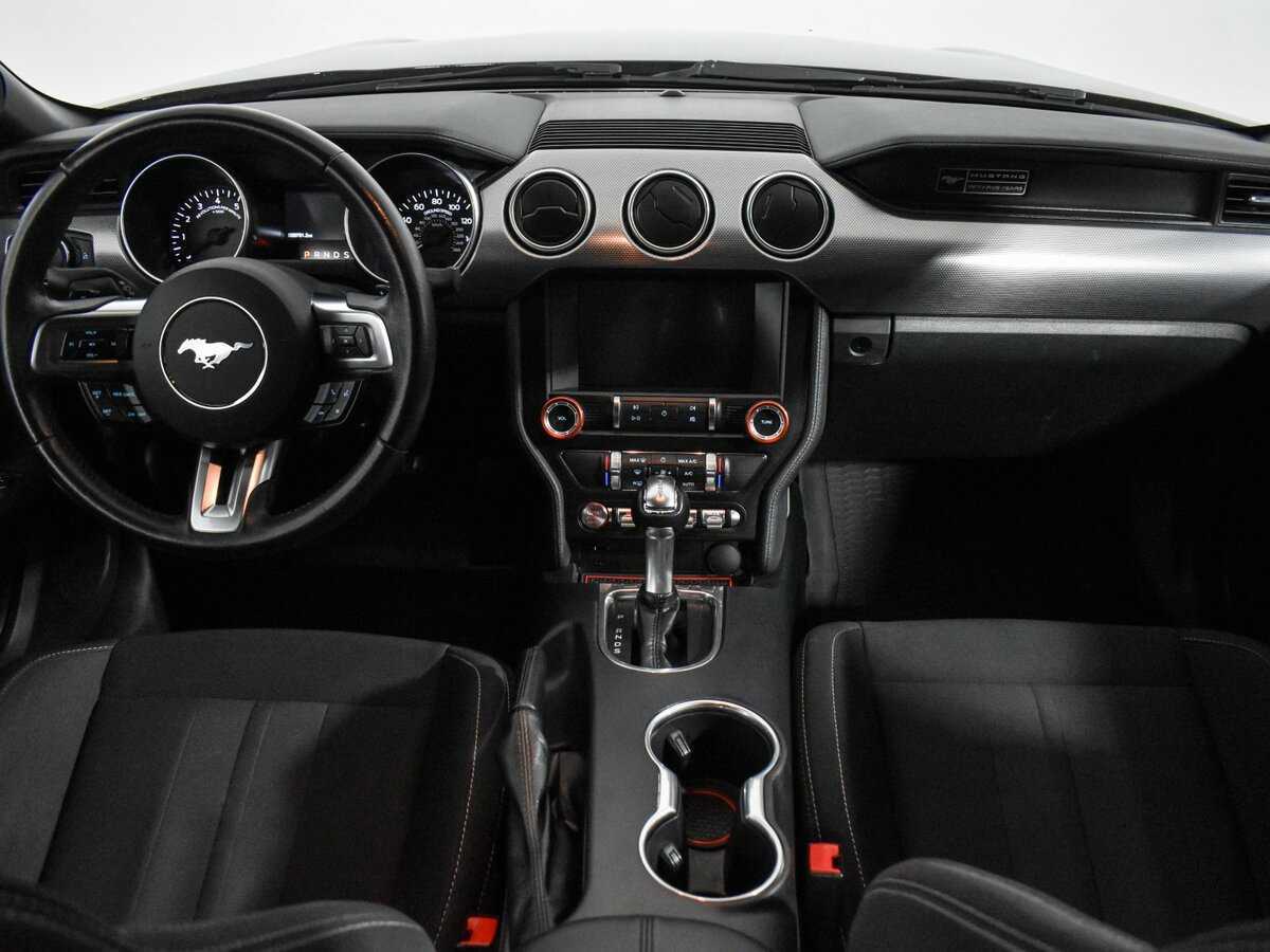 Ford Mustang с пробегом — 2019 год. Фото: #11
