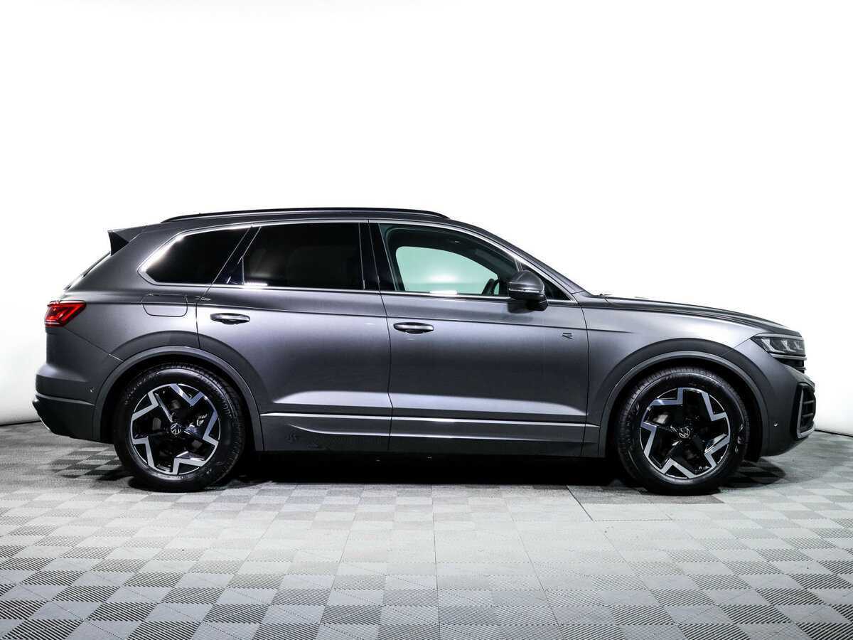 Volkswagen Touareg с пробегом — 2023 год. Фото: #3