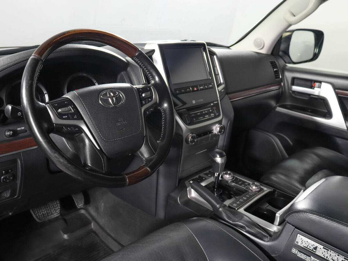 Toyota Land Cruiser с пробегом — 2019 год. Фото: #11