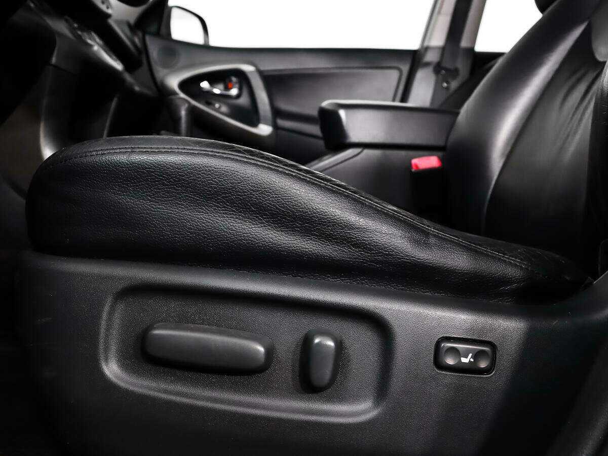 Toyota RAV4 с пробегом — 2011 год. Фото: #9