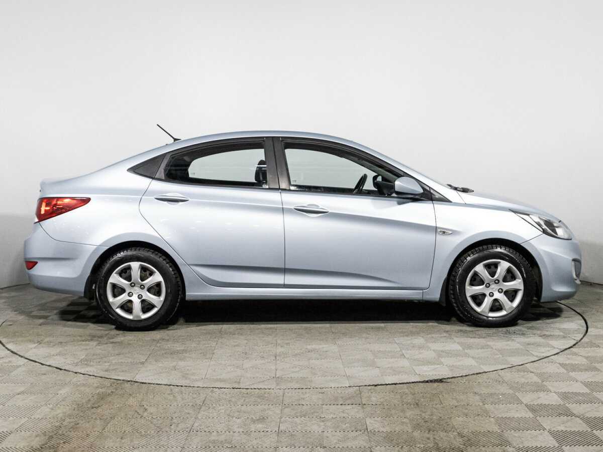 Hyundai Solaris с пробегом — 2011 год. Фото: #3