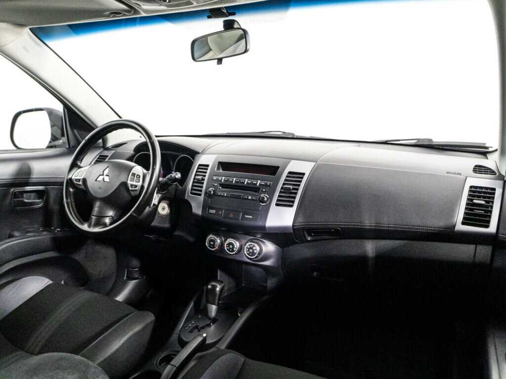 Mitsubishi Outlander с пробегом — 2011 год. Фото: #8