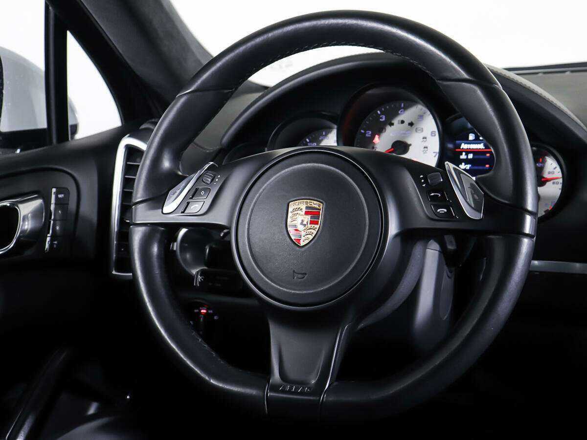 Porsche Cayenne с пробегом — 2012 год. Фото: #14