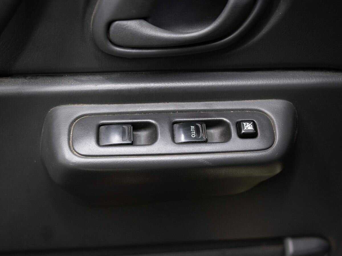 Suzuki Jimny с пробегом — 2011 год. Фото: #9