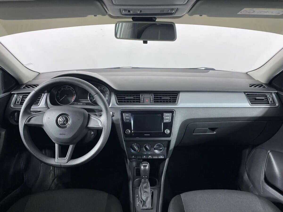 Skoda Rapid с пробегом — 2018 год. Фото: #12