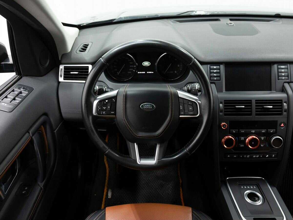 Land Rover Discovery Sport с пробегом — 2015 год. Фото: #14