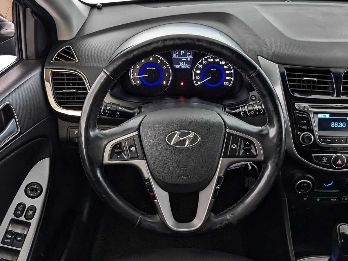 Hyundai Solaris с пробегом — 2015 год. Фото: #16