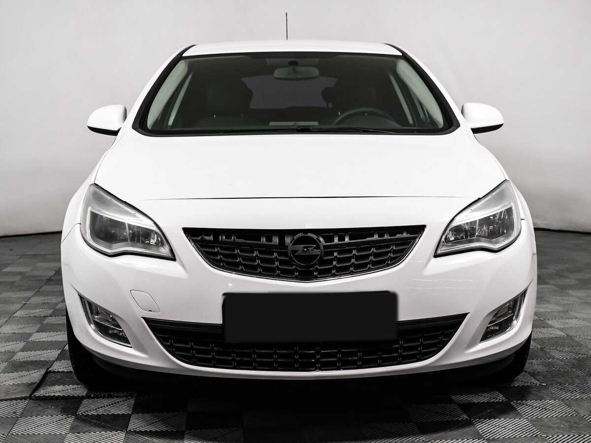 Opel Astra с пробегом — 2011 год. Фото: #1