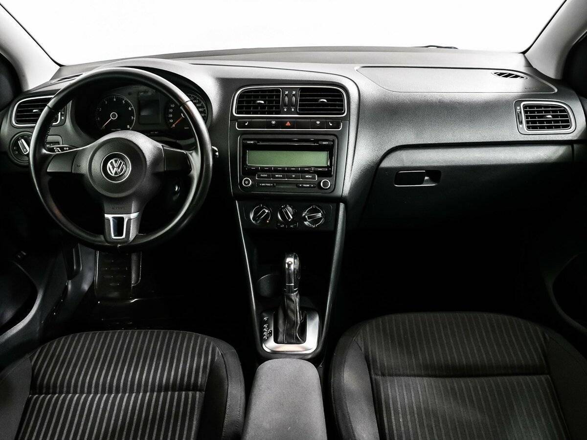Volkswagen Polo с пробегом — 2012 год. Фото: #11